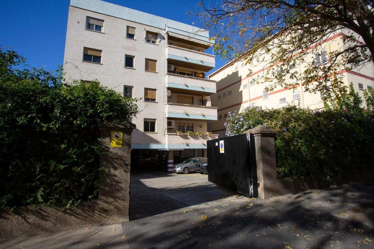 Borbolla Sevilla Urban - Parking 外观 照片
